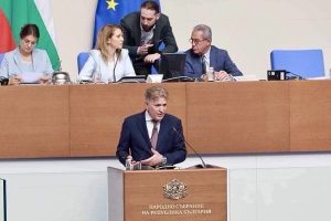 Китай и Виетнам укрепват военните връзки чрез обмен на приятелства