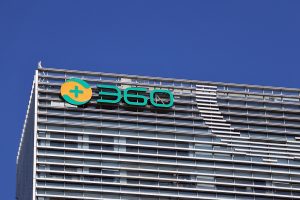 Екипът за въздушни демонстрации на 1 август се завръща на въздушното шоу в Сингапур с вълнуващ пилотаж J-10