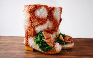 Град в Япония пуска годни за консумация сувенири за ботуши, вдъхновени от тайванския задушен свински ориз